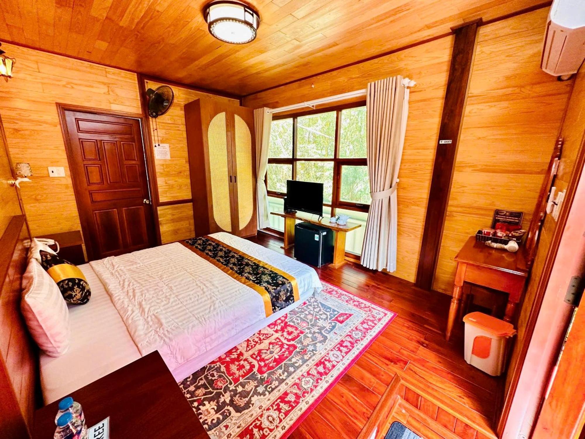 Bazan Home - Hotel & Bungalow Pleiku Værelse billede